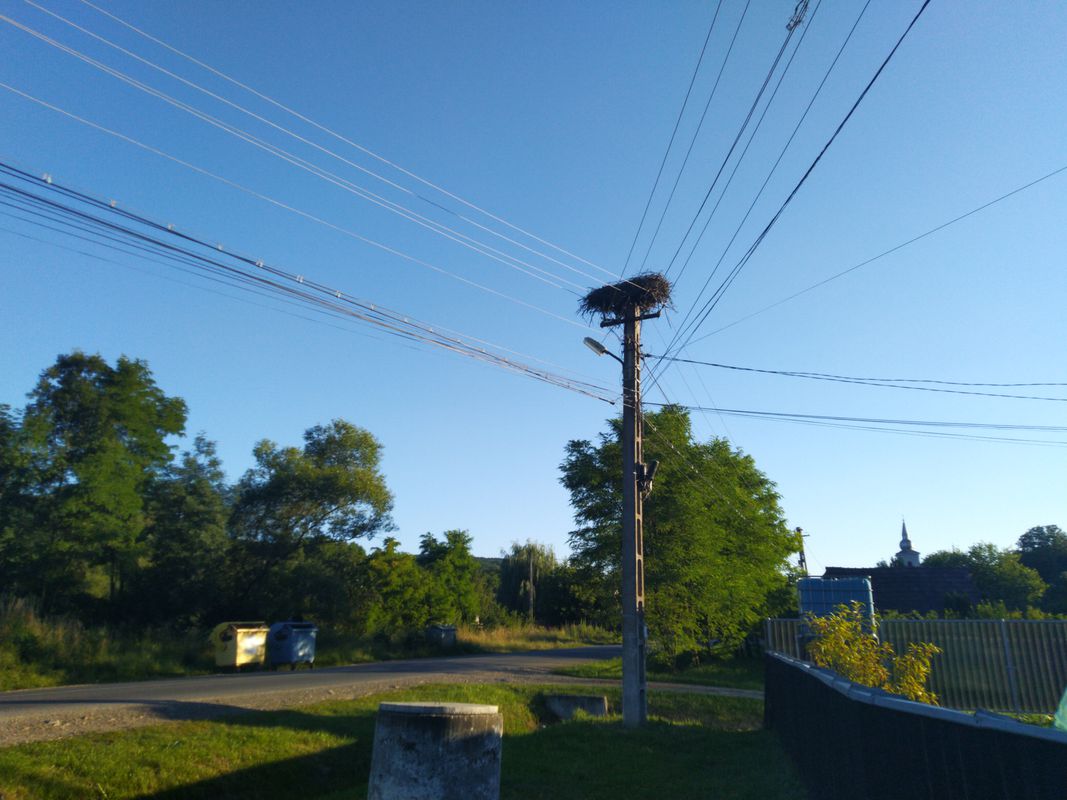 Aleea Lunii, Livezeni to DJ135 83, Lăureni