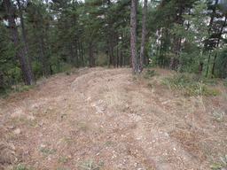 Hebe Bild 10 entlang der Bikemap-Route "Shortcut to/and the extreme downhill path" hervor