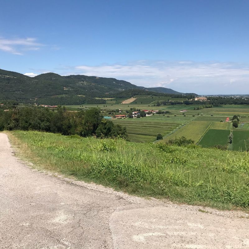 Da Via degli Eroi 58, Castegnero a Via degli Eroi 58, Castegnero