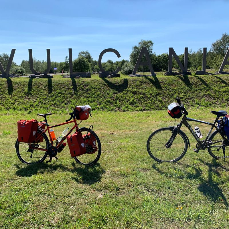 J-7: avec un passage à Vulcania
