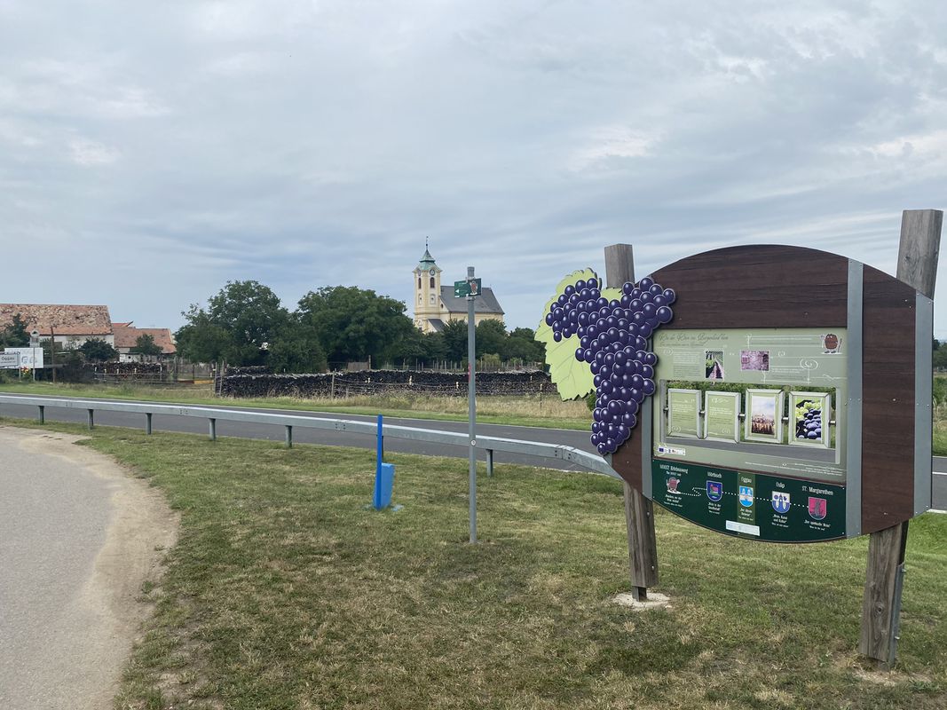 Loipersbach im Burgenland nach Rust/Oggau (Camping) inkl. Stop beim Ort des Paneurop. Frühstück