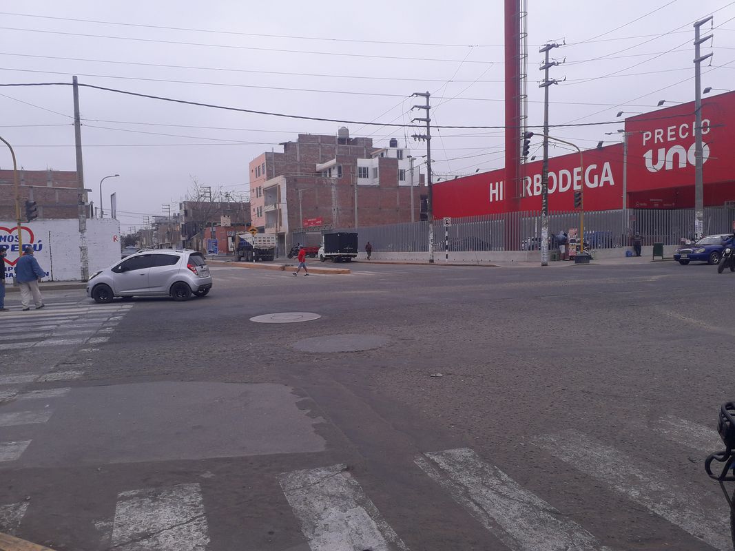 De Avenida España 635, Trujillo a Prolongación Union 2298, Trujillo
