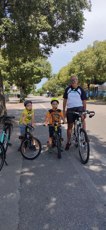 Da Via Sacra Famiglia 12, Verona a Via Selenia, Verona