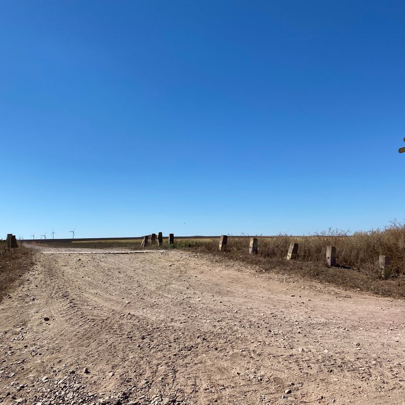 Alternative to avoid the heavy traffic on DN22 if you do EuroVelo 6 (last 4km to Mihai Viteazu unpaved)