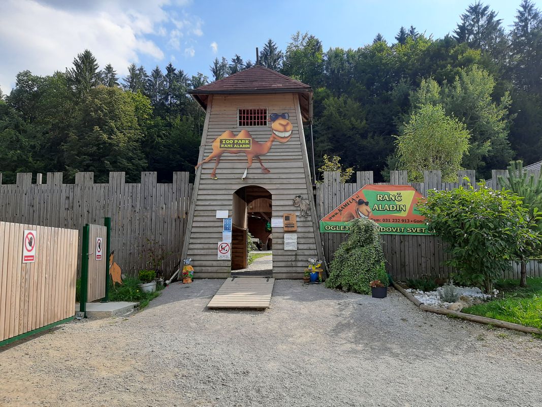 1.  MED ŽALOSTNO  IN VESELO GORO