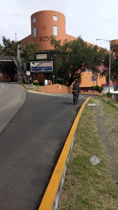 De Privada Víctor Hernández Covarrubias 25, Ciudad de México a Privada Víctor Hernández Covarrubias 135, Ciudad de México