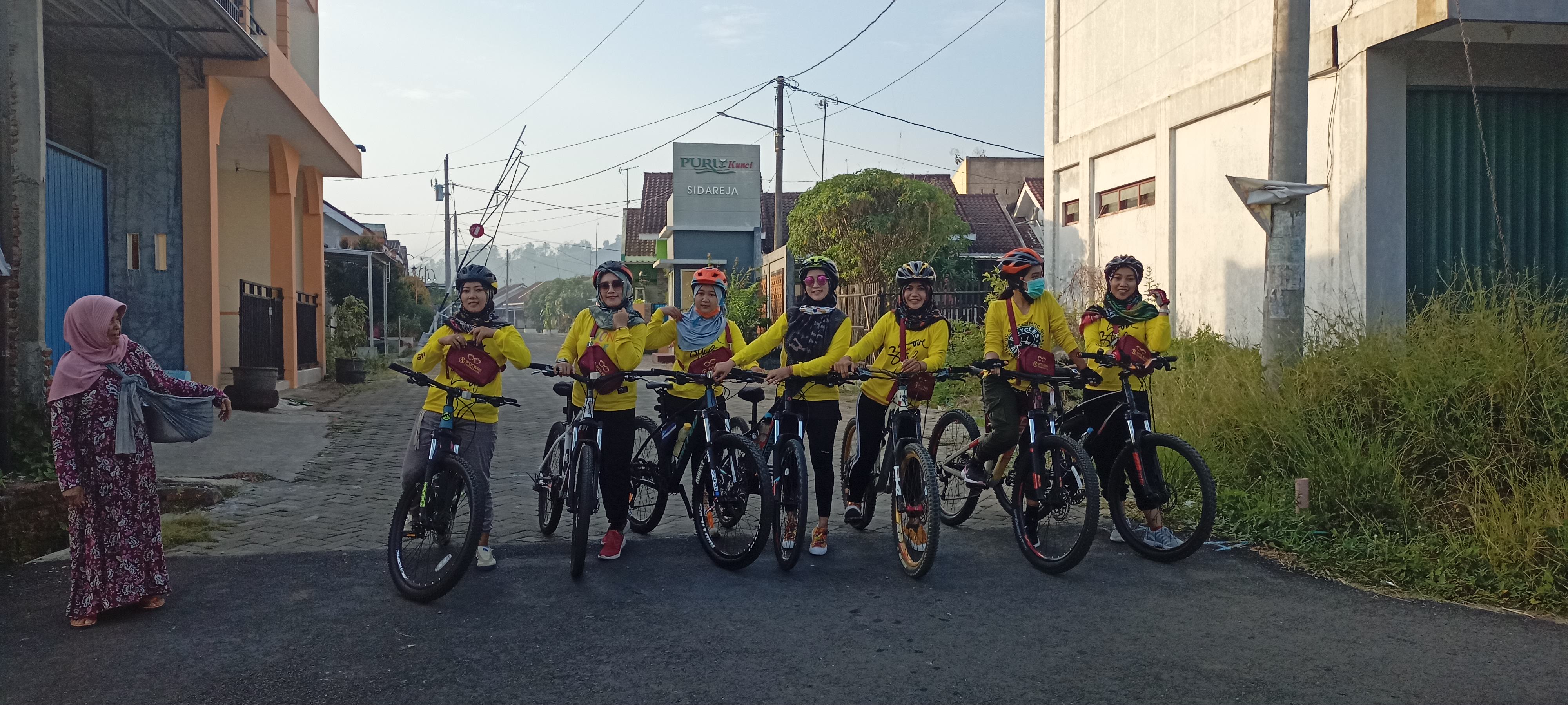 Slow ride in Kecamatan Sidareja