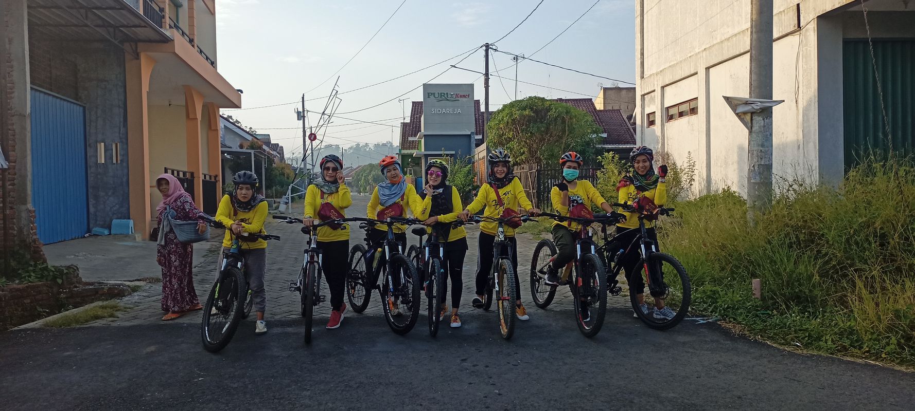 Slow ride in Kecamatan Sidareja