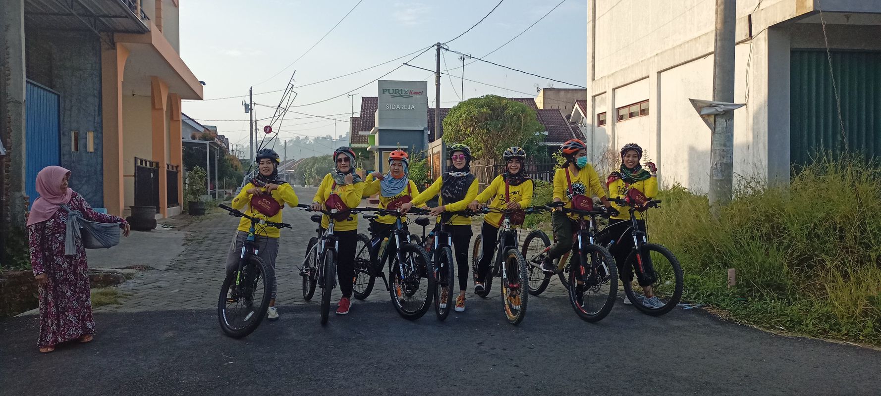 Slow ride in Kecamatan Sidareja