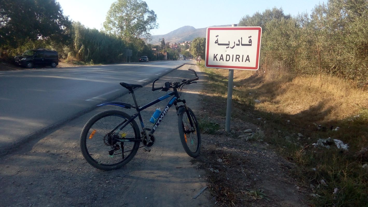 De Route de Tazrout, Draâ El Mizan à Rue Choudar, Lakhdaria