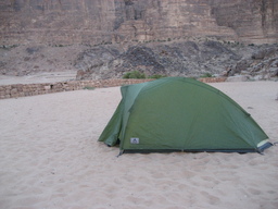 Hebe Bild 6 entlang der Bikemap-Route "2009-28.7. Petra- Wadi Rum" hervor