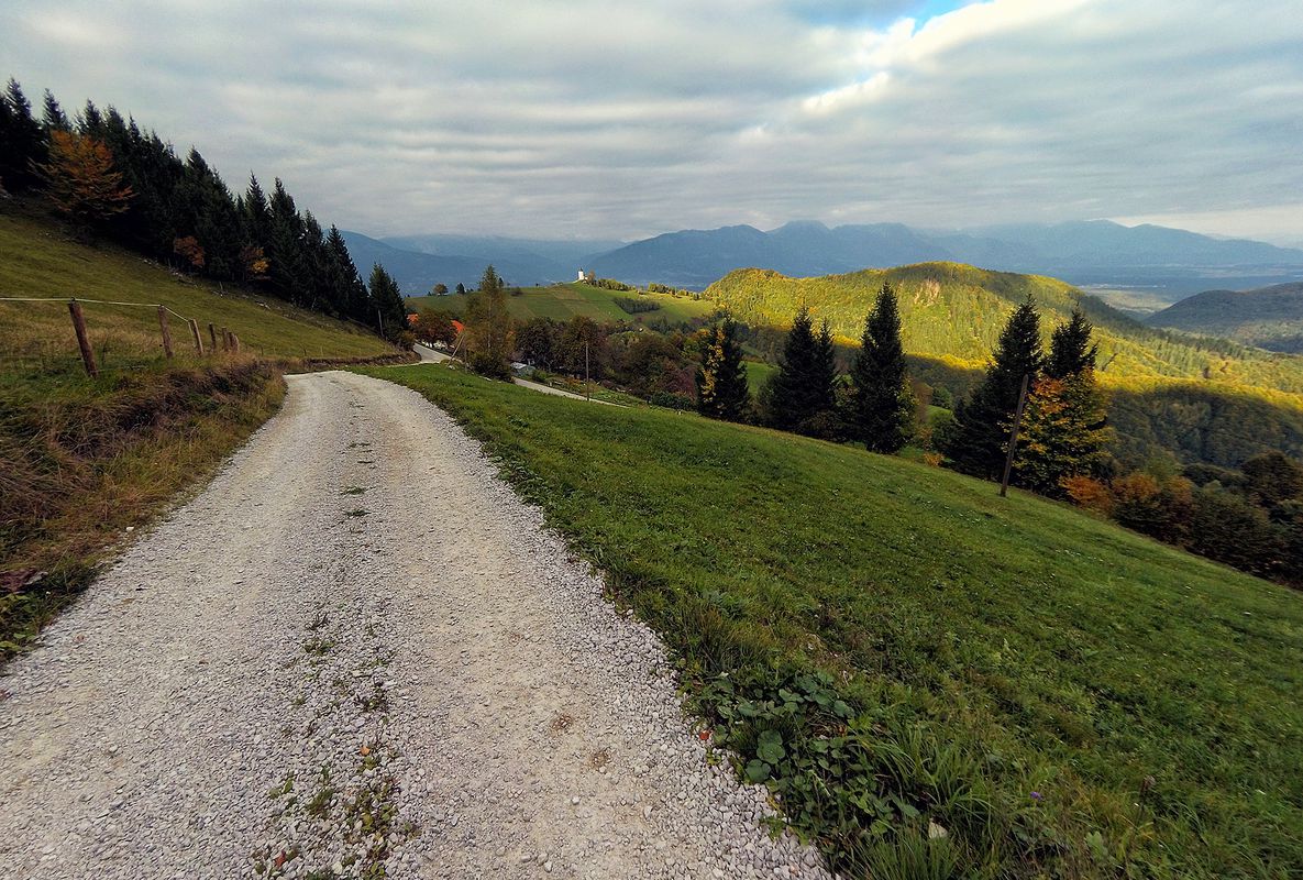 Downhill to Jamnik