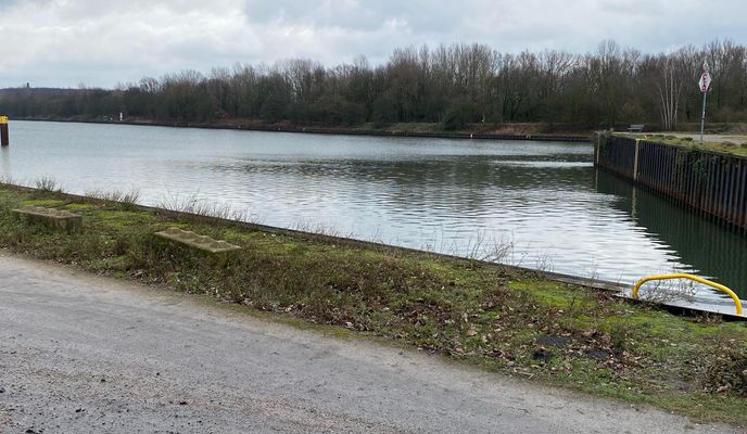 Photo 2 of the Bikemap route "Olga - Kanal - Berne Park - Alte Emscher - Mottbruchhalde - Wasserschloss Wittringen - Uferweg Kirchschemmbach - Stadtgarten - Golfplatz 20210122"