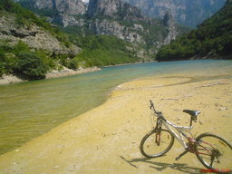 Hebe Bild 2 entlang der Bikemap-Route "RUTA, Kuti - Grabovica" hervor