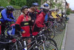 Hebe Bild 1 entlang der Bikemap-Route "Deckenpfronn-Ulm LaPo 2006" hervor