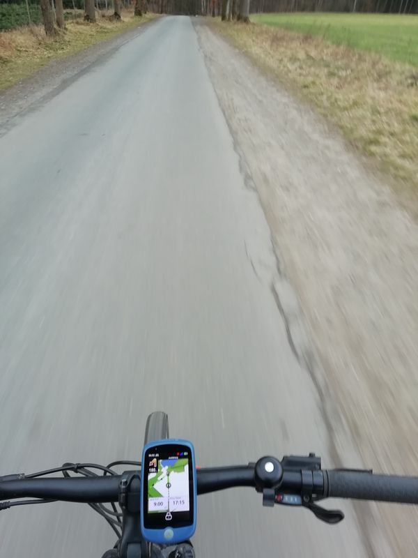 schöner Tach aufm Ebike, von hier nach da
