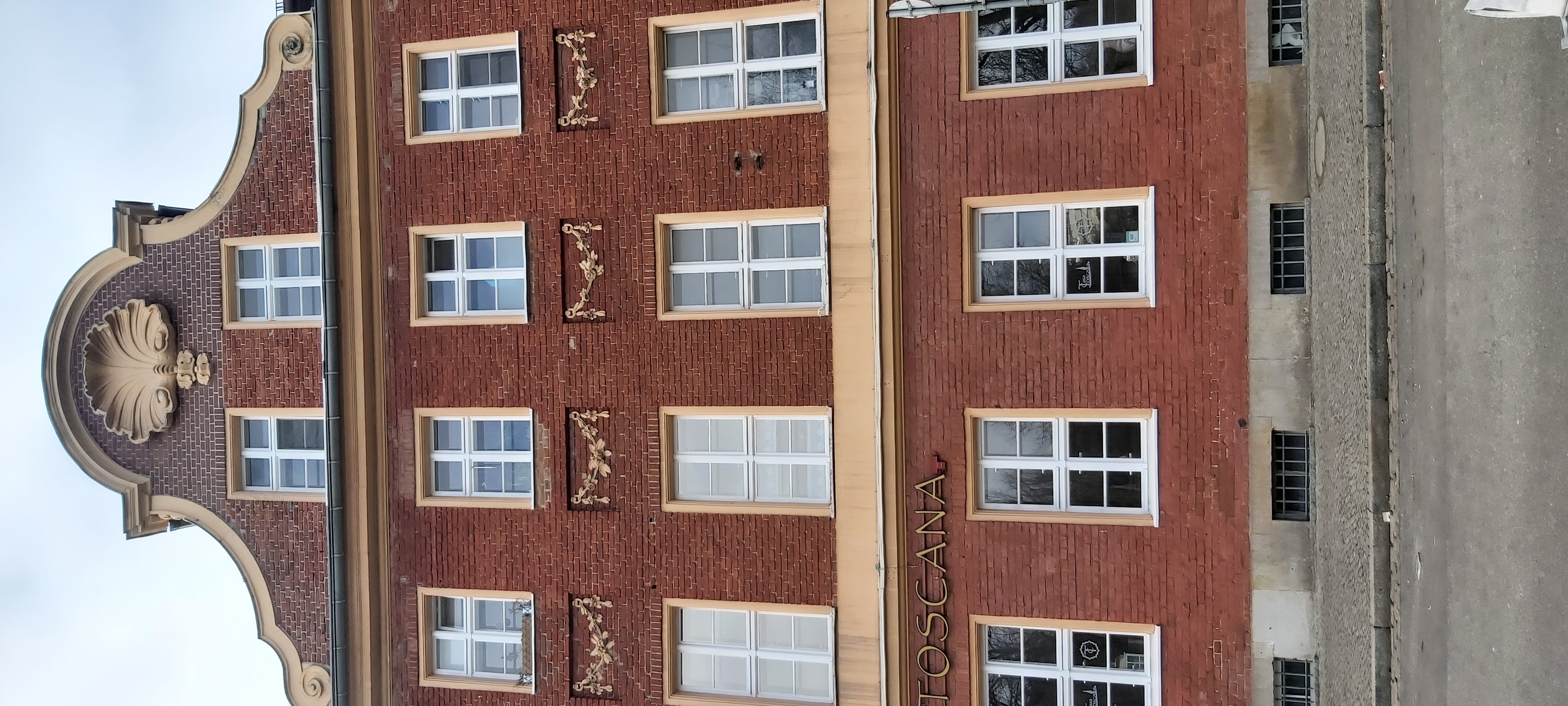 Hebe Bild 3 entlang der Bikemap-Route "MUSIKSTADT POTSDAM unterwegs" hervor