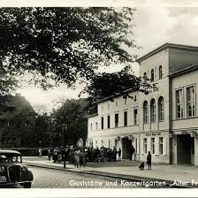 Hebe Bild 57 entlang der Bikemap-Route "MUSIKSTADT POTSDAM unterwegs" hervor