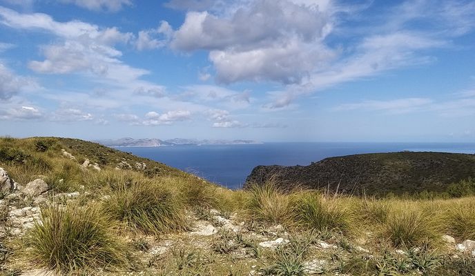 Photo 1 of the Bikemap route "Mallorca a peu: bec de Ferrutx des de l'ermita de Betlem"