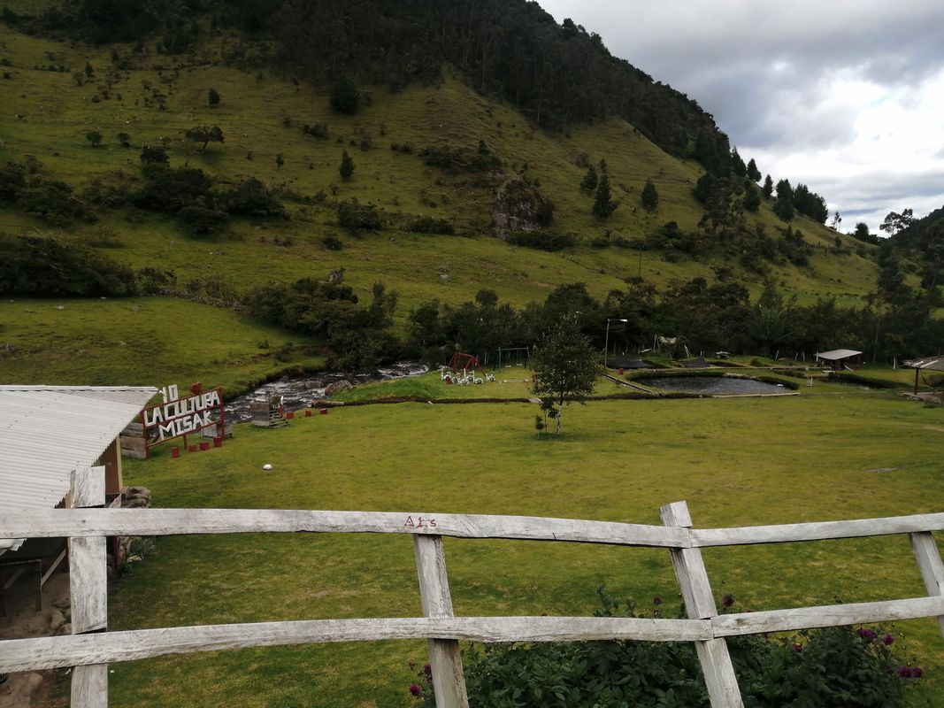 De Carrera 5 5-57, Silvia a Unnamed Road