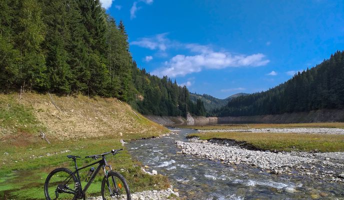 Photo 1 of the Bikemap route "Piatra Craiului MTB L. Pecineagu 73 km Podu Dambovitei - Satic - L. Pecineagu - Satic - Podu Dambovitei (ADE 95)"