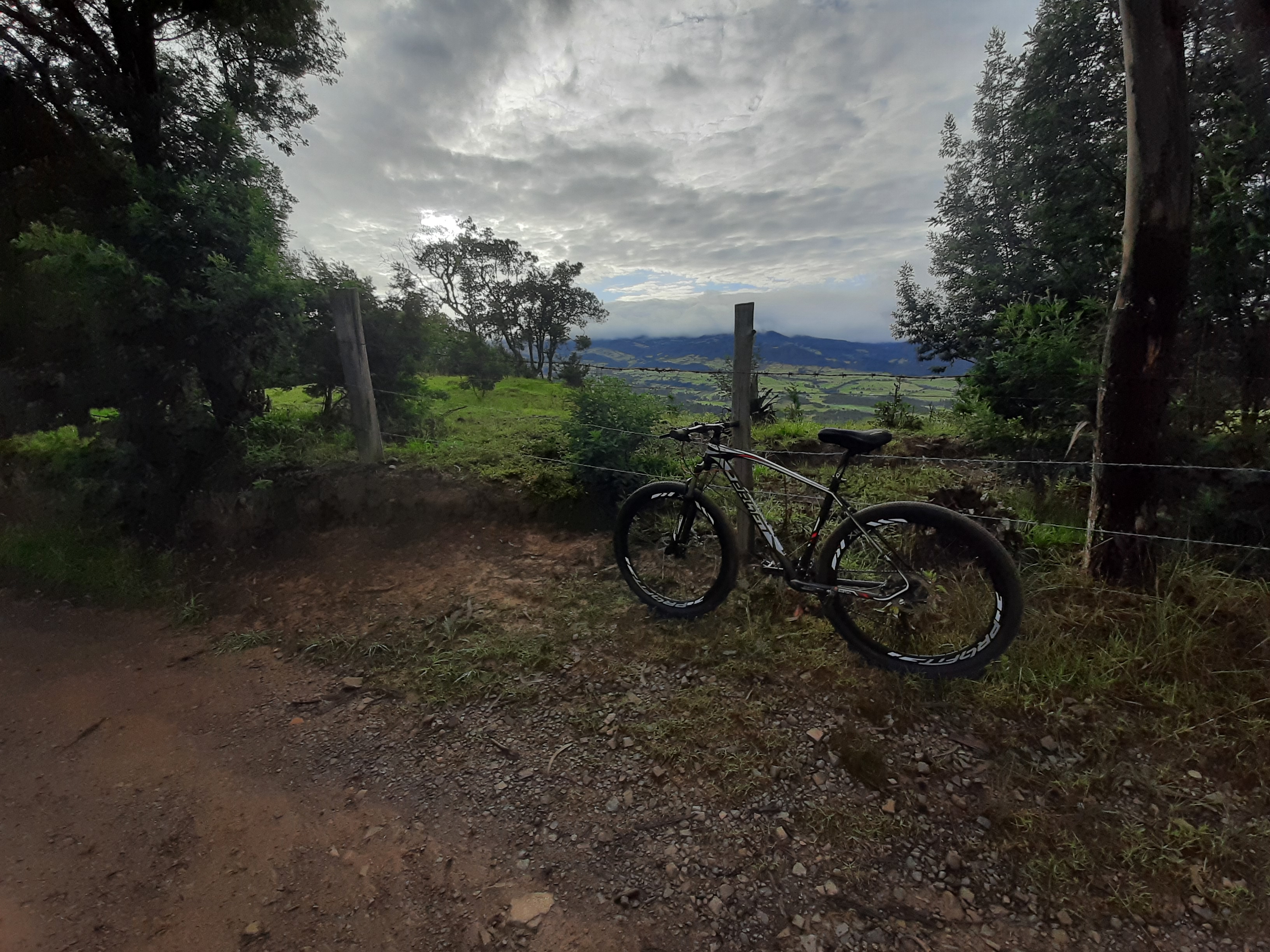 Cascajera Cumbre    De Calle 2e 146, Guachetá a Carrera 5 4-1, Guachetá