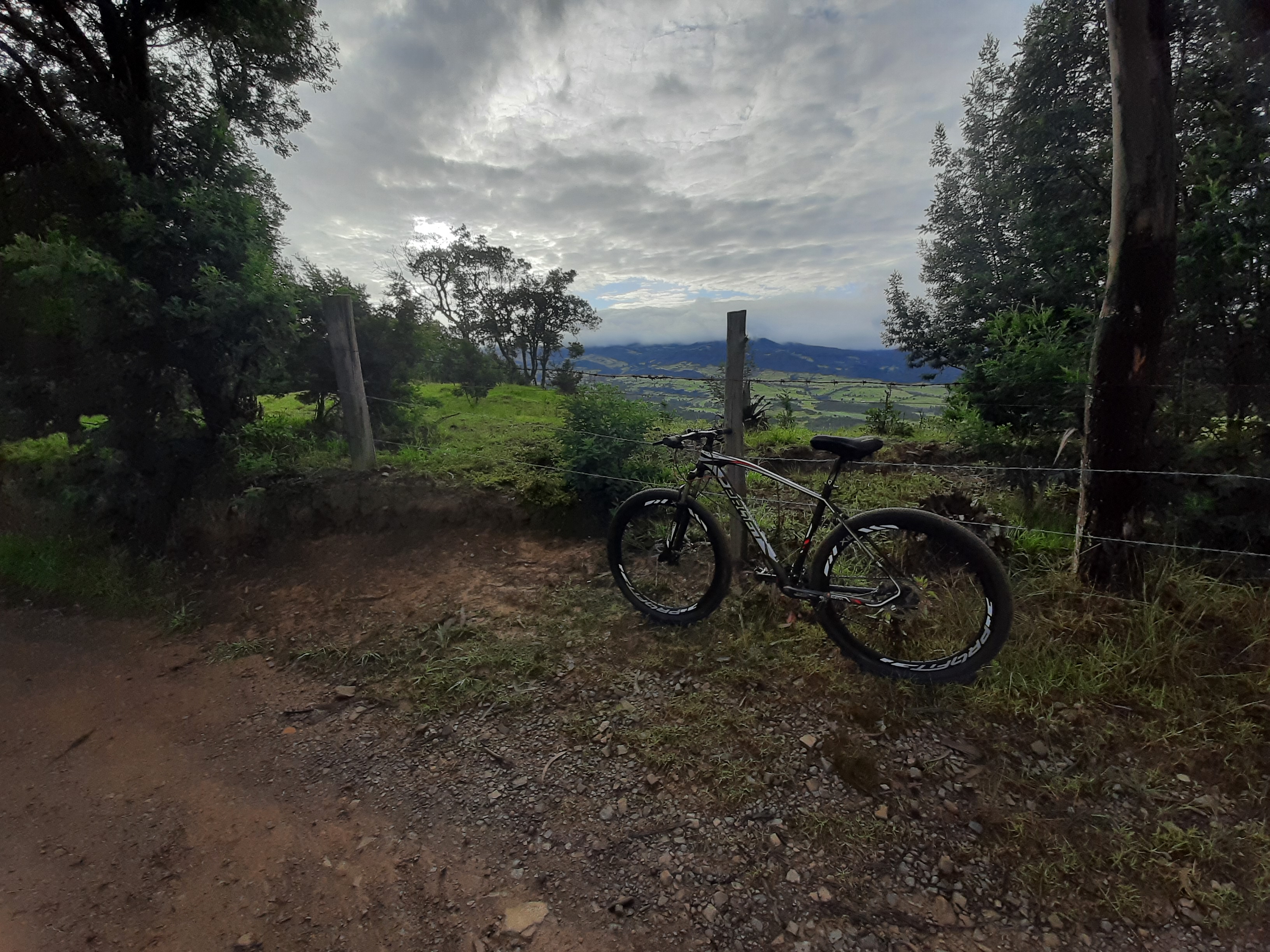 Cascajera Cumbre    De Calle 2e 146, Guachetá a Carrera 5 4-1, Guachetá