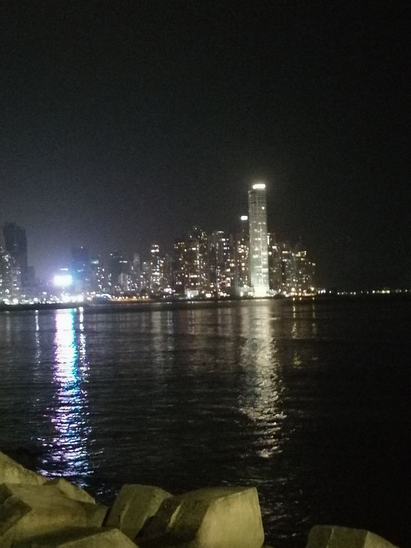 De Avenida Balboa, Panama City a Cinta Costera, Panamá