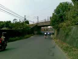 Hebe Bild 13 entlang der Bikemap-Route "ERS 鳳梨山 (實騎版)-11-03-19" hervor