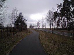 Hebe Bild 36 entlang der Bikemap-Route "Flugplatz Finow Tour" hervor