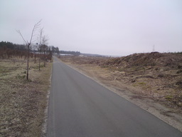 Hebe Bild 12 entlang der Bikemap-Route "Flugplatz Finow Tour" hervor