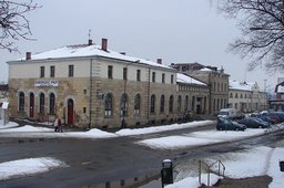 Hebe Bild 1 entlang der Bikemap-Route "Jelenia Gora - Myslakowice" hervor