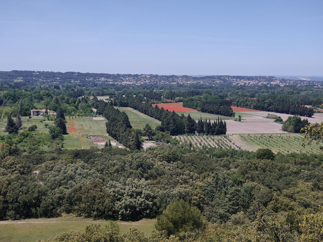 De Chemin de la Montagne de Thouzon 131, Le Thor à Route de Gadagne 375, Saint-Saturnin-lès-Avignon