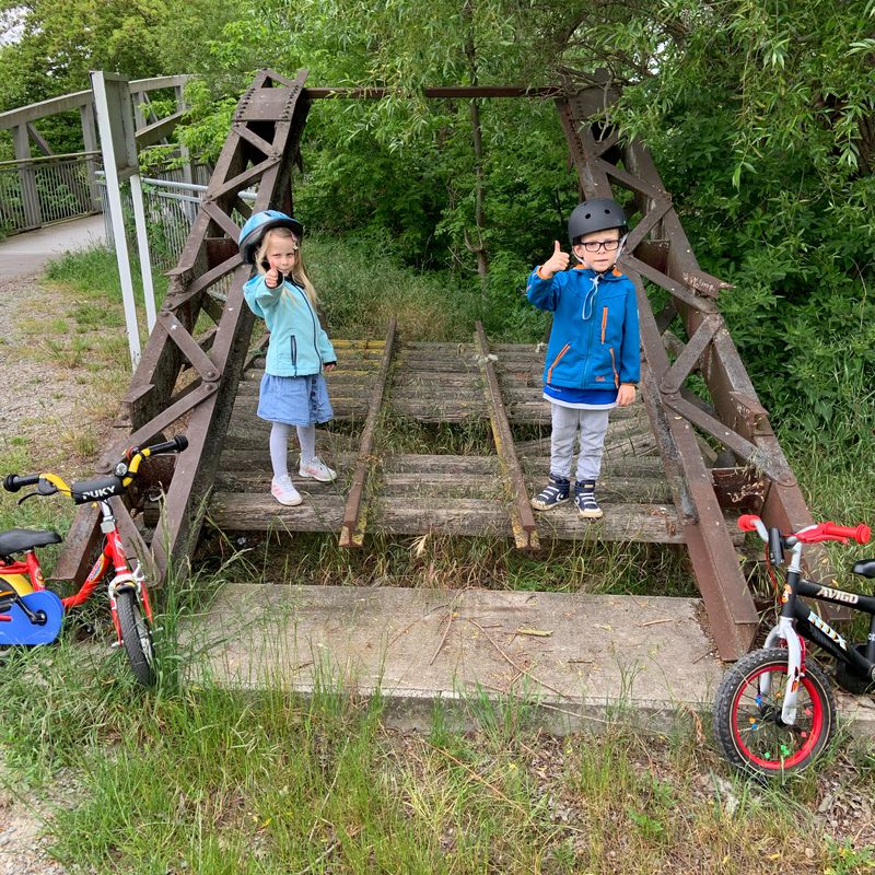Athenslebener Weg 19, Staßfurt nach Schillerstraße 21, Staßfurt
