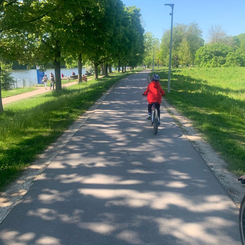 Flache Tour auf Radwegen auch für Kinder geeignet