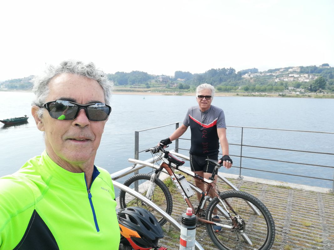 De Rua Doutor Francisco Sá Carneiro 1327, Vila Nova de Gaia a Rua da China 3, Porto