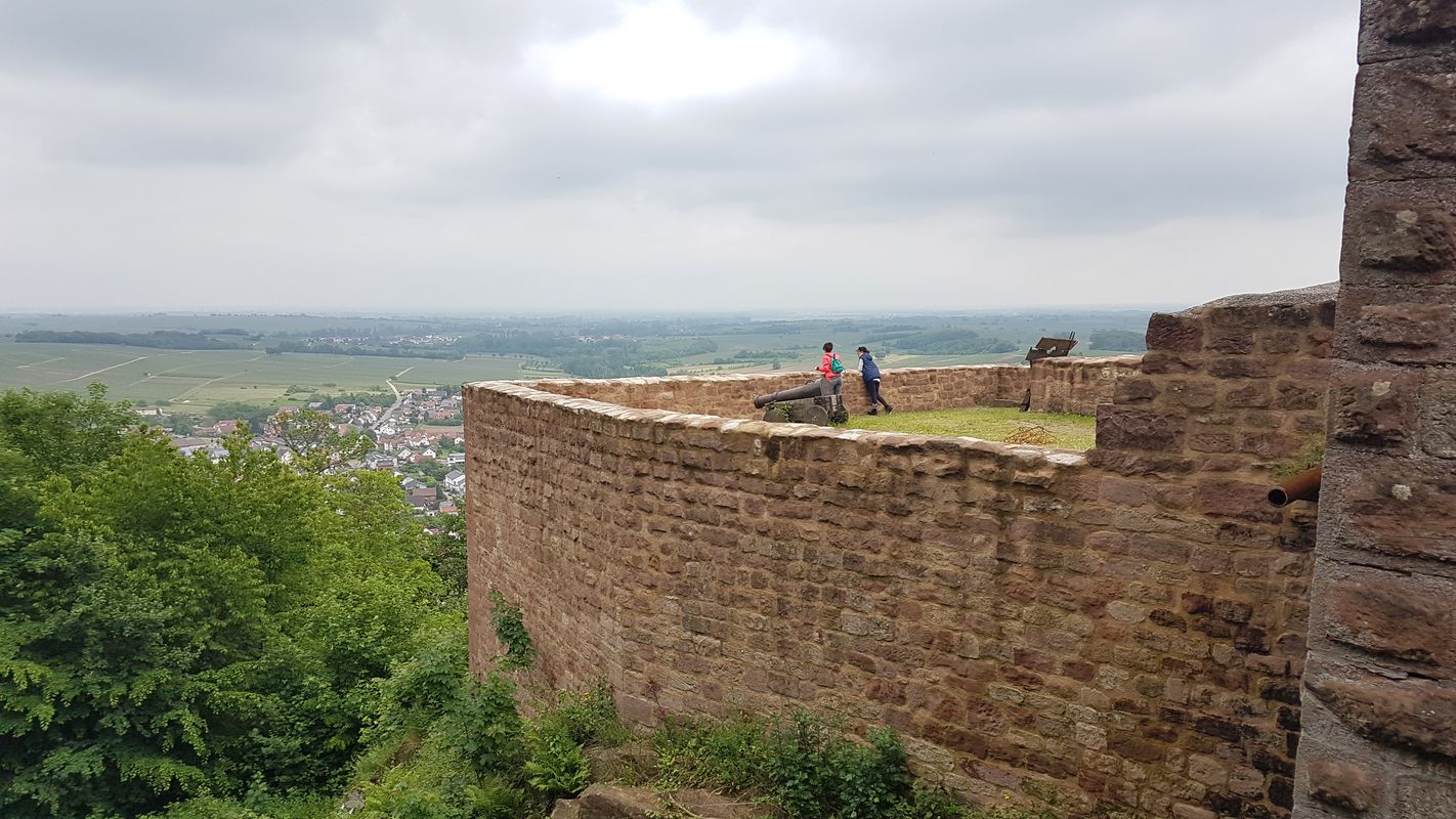 Burg Landeck und Kleine Kalmit
