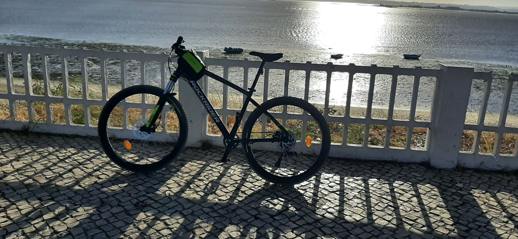 De Rua Cidade da Praia 30, Santo André a Rua Cidade da Praia 30, Santo André