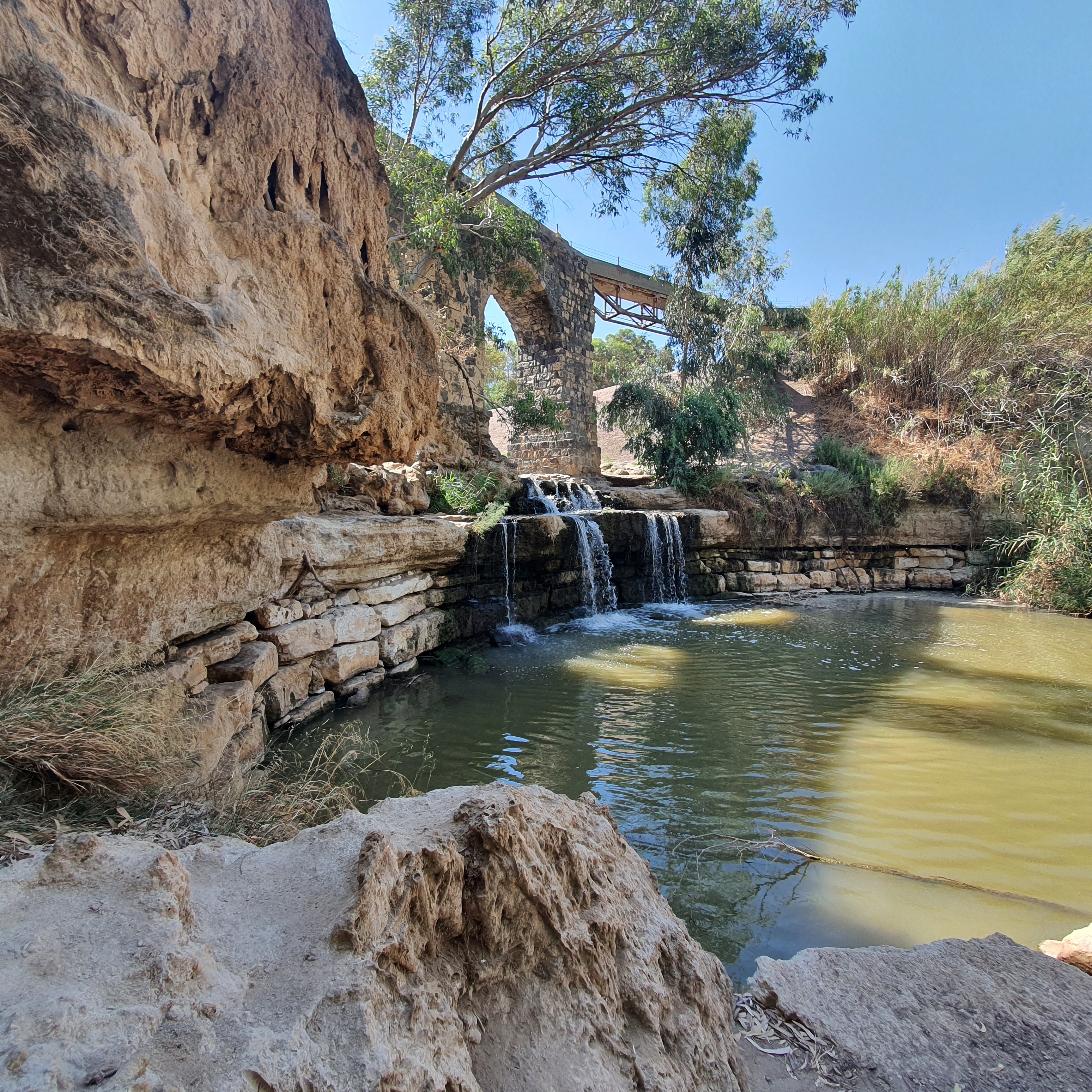 סובב מעיינות