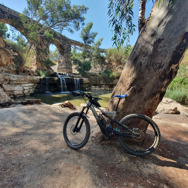 סובב מעיינות