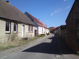 Hebe Bild 20 entlang der Bikemap-Route "Niederfinow Schiffshebewerk Tour" hervor