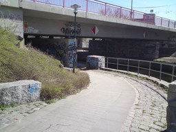 Hebe Bild 8 entlang der Bikemap-Route "Niederfinow Schiffshebewerk Tour" hervor
