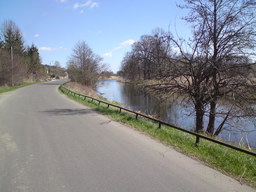 Hebe Bild 18 entlang der Bikemap-Route "Niederfinow Schiffshebewerk Tour" hervor
