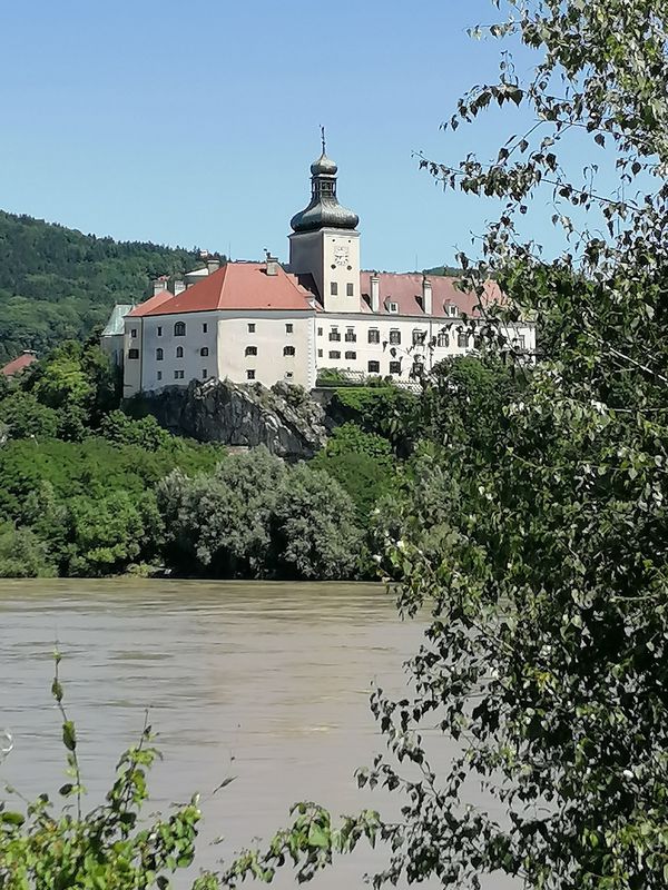 Emmersdorf an der Donau 43 nach Emmersdorf an der Donau 44