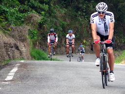 Hebe Bild 8 entlang der Bikemap-Route "LSD 高雄-中寮山-高雄(實騎版)-11-04-24" hervor Hebe Bild 8 entlang der Bikemap-Route "LSD 高雄-中寮山-高雄(實騎版)-11-04-24" hervor