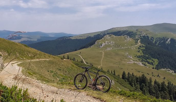 Photo 1 of the Bikemap route "Lacul Vidra MTB Green 55 km L. Vidra - creasta Muntilor Latoritei - drumul Strategica - TransAlpina - Obarsia Lotrului - L. Vidra (ADE 250)"