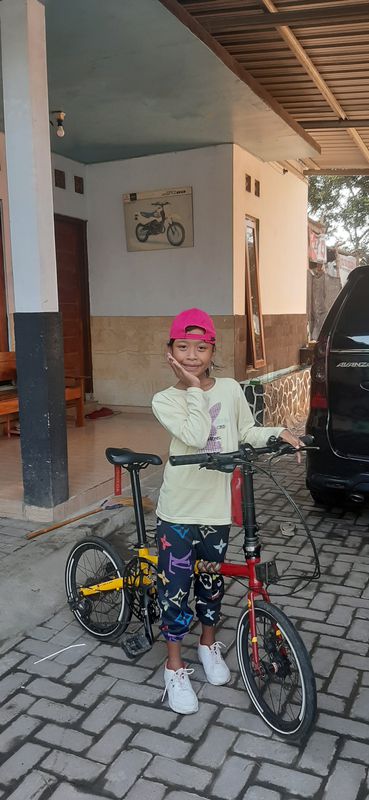 sepeda pagi Queena