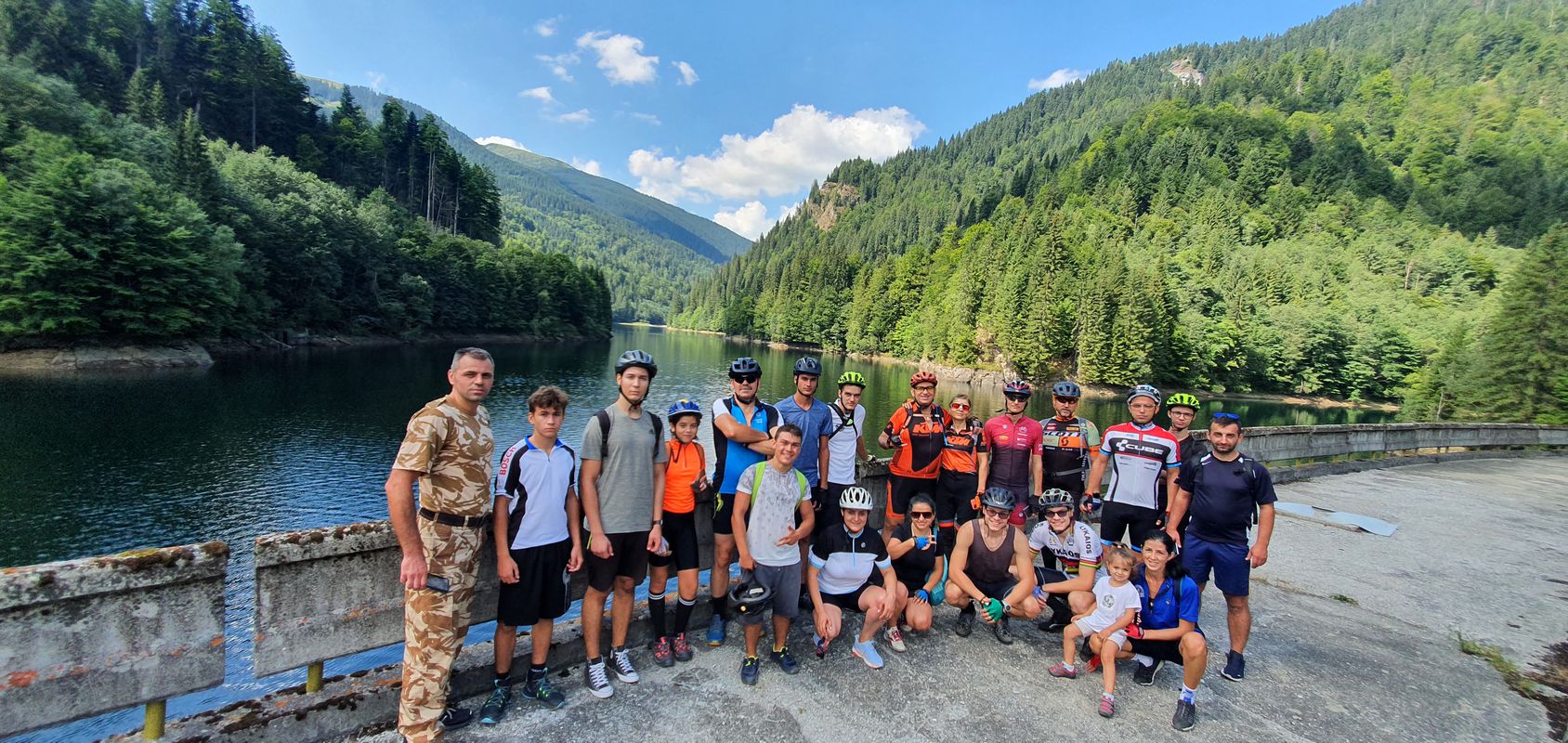 Cicloturism Vâlcea / Valea Latoriței/ Petrimanu/ Curmătura Oltețului/Lacul Galbenu