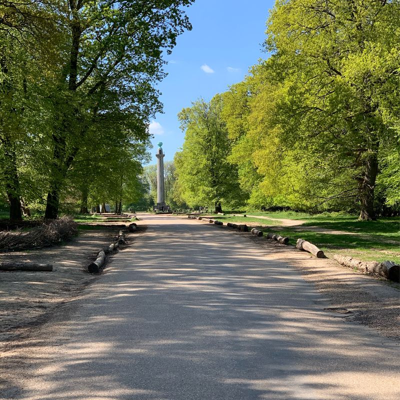 Bridgewater Monument, Berkhamsted to Argyll Road, Hemel Hempstead
