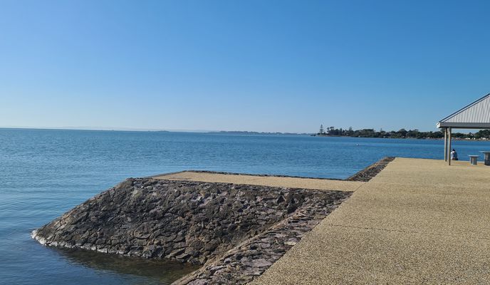 Photo 1 of the Bikemap route "Commodore Drive 18, Birkdale to Unnamed Road, Wynnum"